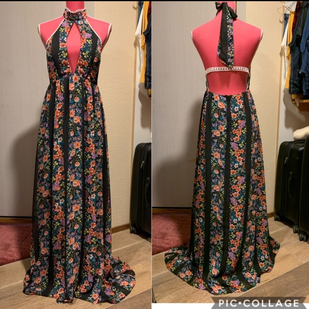 Boutique Floral Maxi - Picture 1 of 6